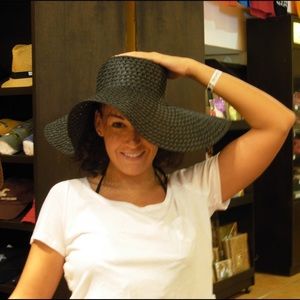 Meet your Posher, Ginette